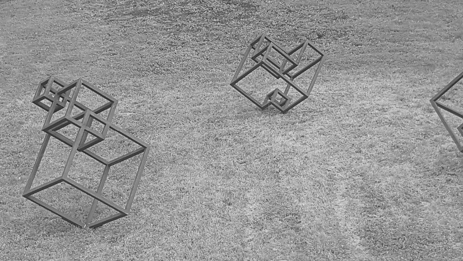 BLOSS NICHT UMFALLEN, 2004, H 100 cm