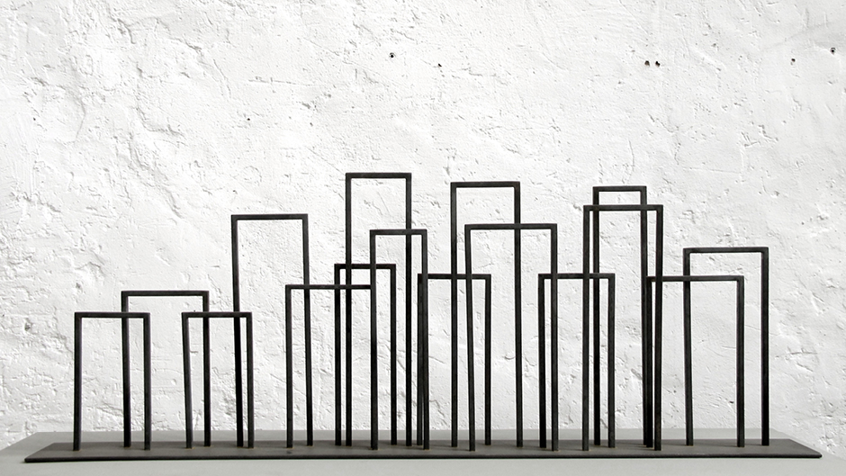 SKYLINE, 2009, 110 x 41 cm